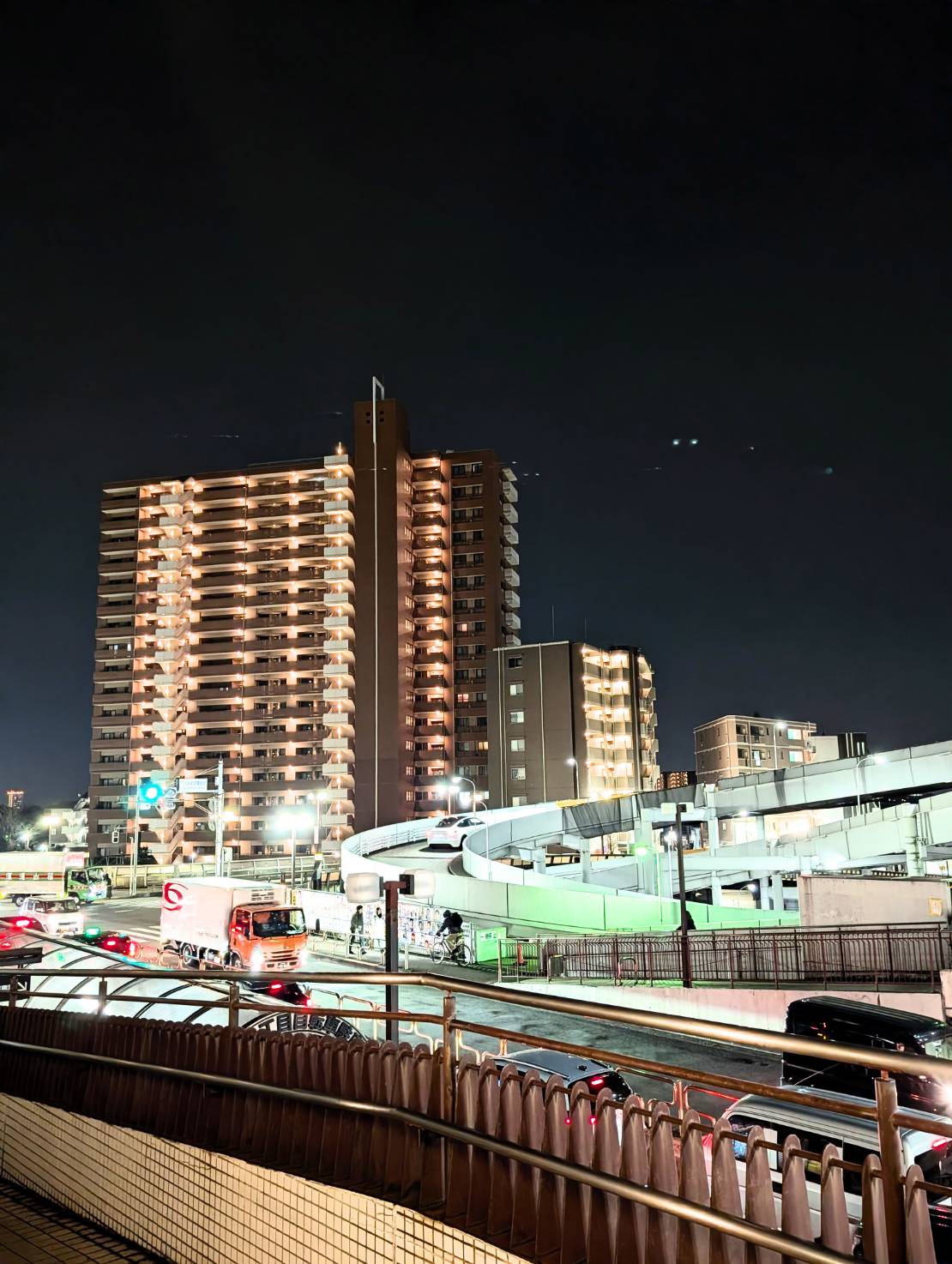 町田中央図書館前の交差点