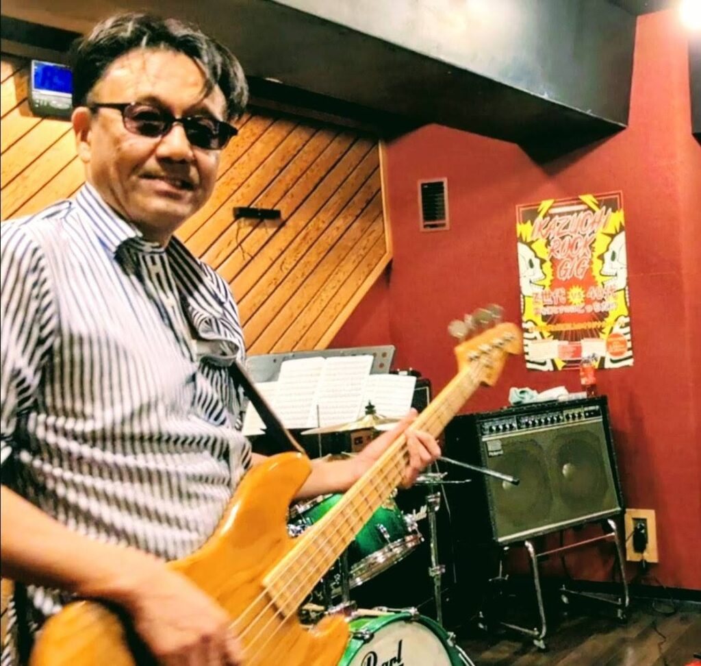 ベースでポーズ