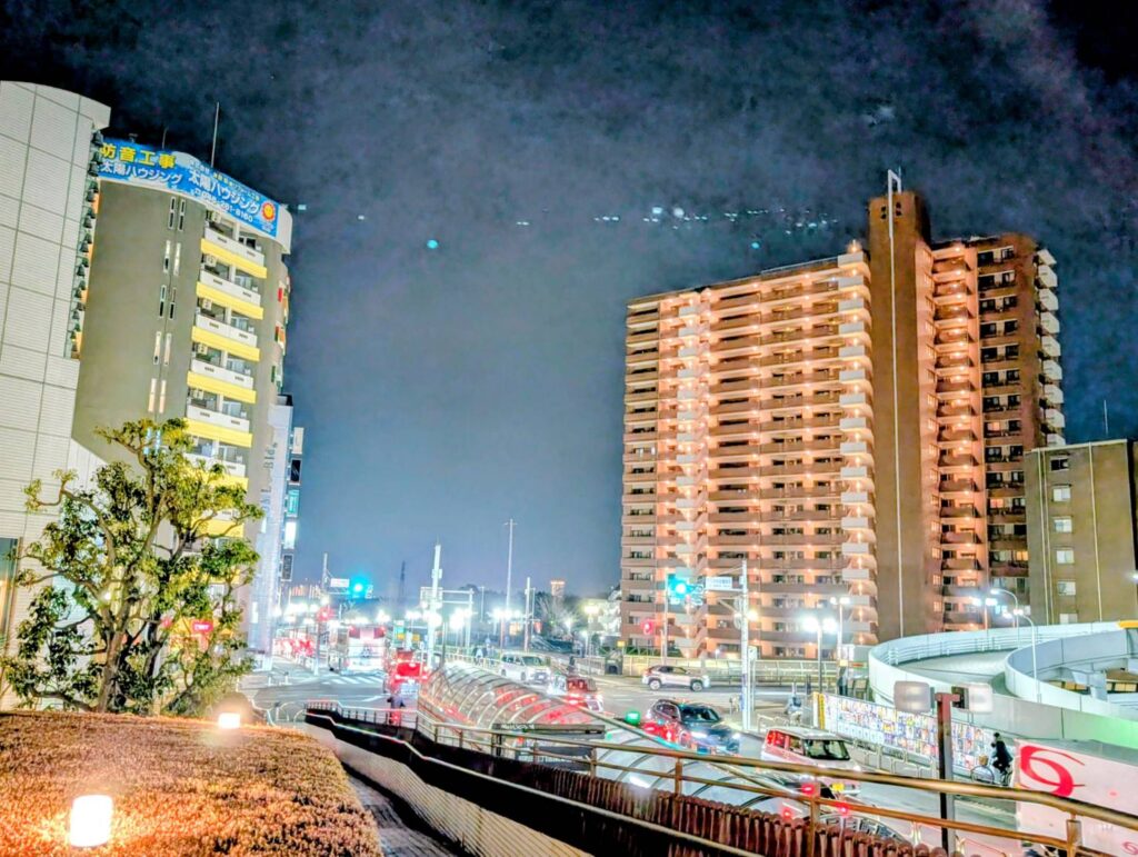 町田市原町田2丁目交差点の夜景